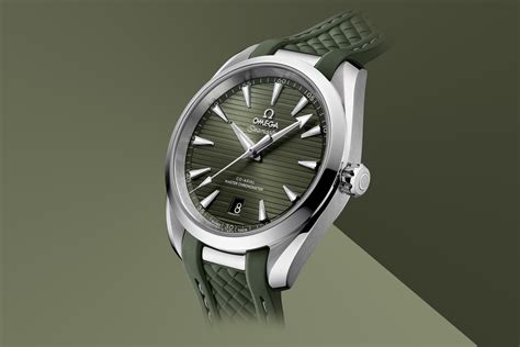 omega aqua terra 38mm thickness